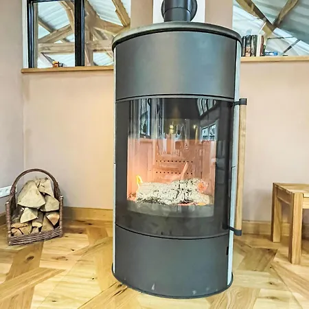 Glamping In Der Orangerie By Interhome Chalé Heyda